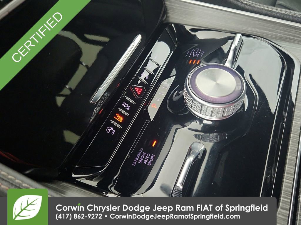 Certified 2024 Jeep Wagoneer L Series III w/ Flexible Seating Group image 29