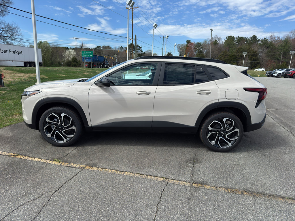 New 2026 Chevrolet Trax RS w/ Driver Confidence Package image 3