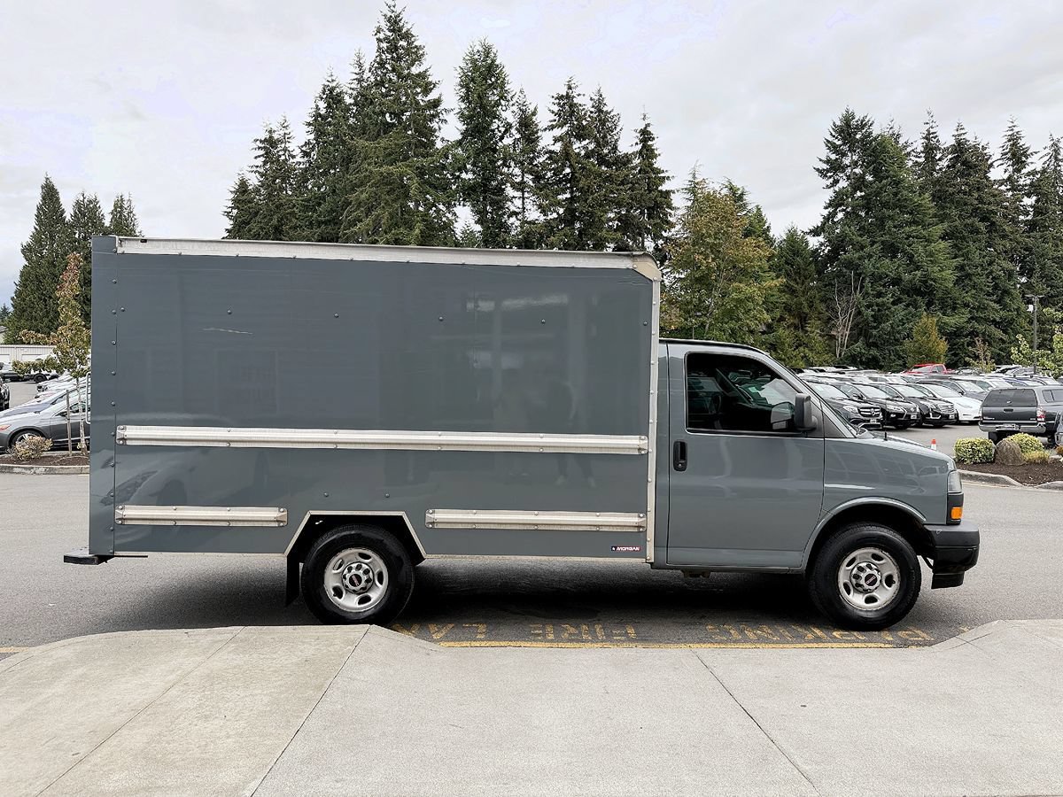 Used 2019 GMC Savana 3500 w/ Driver Convenience Package RWD image 7