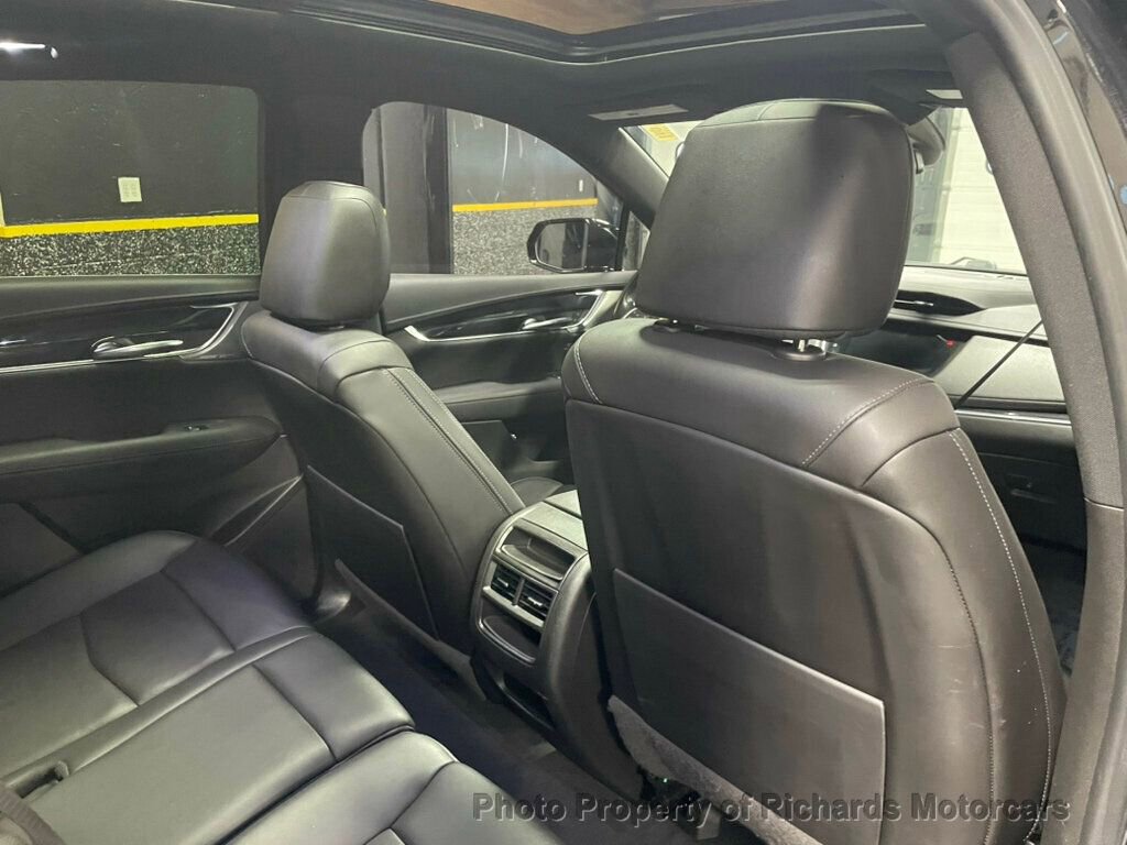Used 2022 Cadillac XT5 Premium Luxury w/ LPO, ONYX Package AWD/4WD image 22