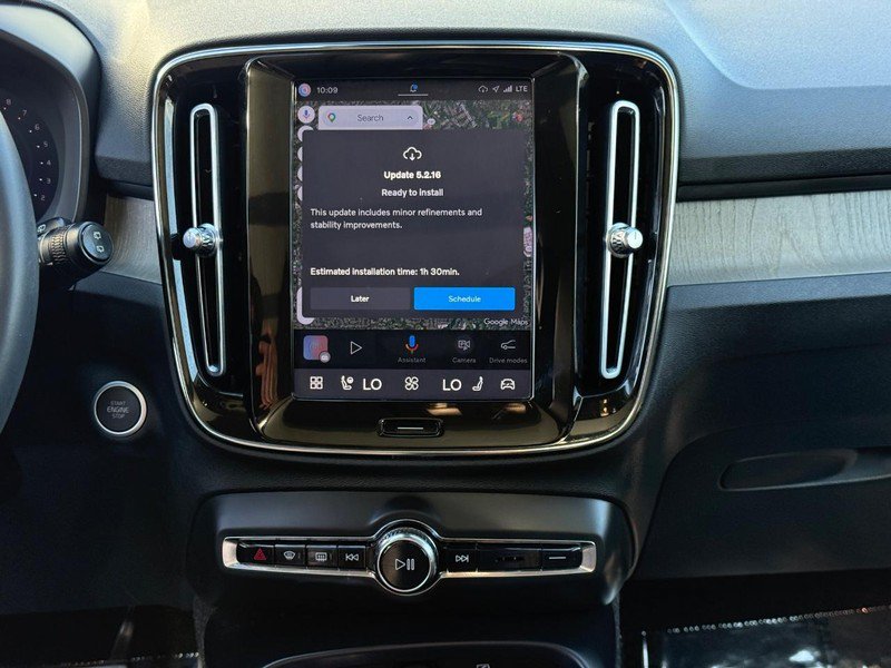 Certified 2023 Volvo XC40 B5 Ultimate w/ Protection Package Premier AWD/4WD image 14