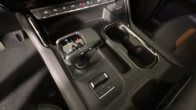 Used 2025 GMC Sierra 1500 AT4 w/ AT4 Premium Package AWD/4WD image 21