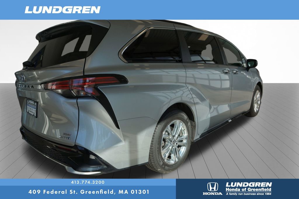 Used 2022 Toyota Sienna XSE w/ XSE Plus Package AWD/4WD image 8