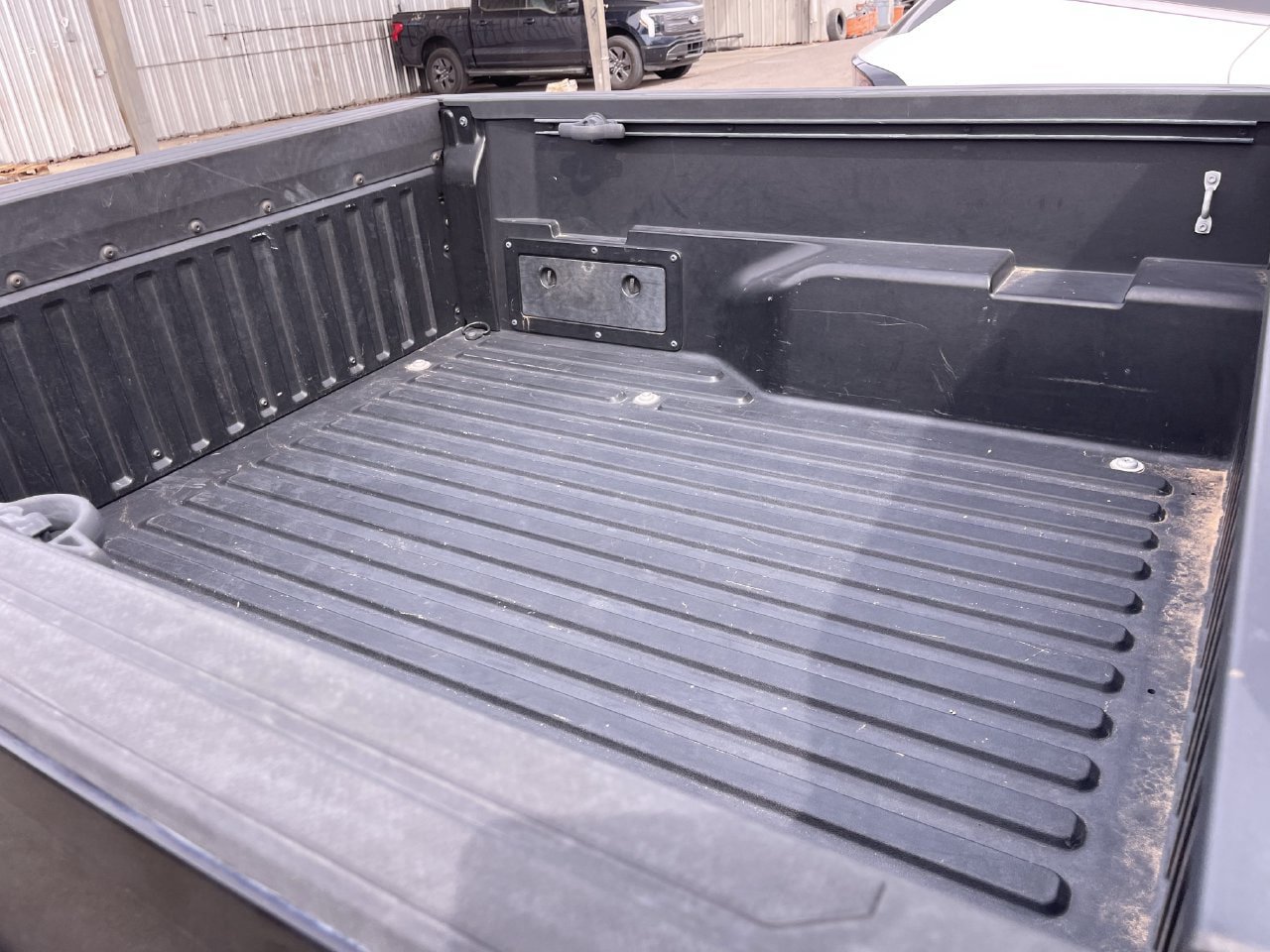 Used 2016 Toyota Tacoma SR5 w/ SR5 Appearance Package (SN) RWD image 5