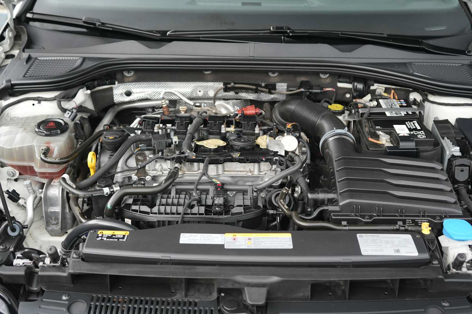 Used 2023 Volkswagen GTI SE FWD image 13