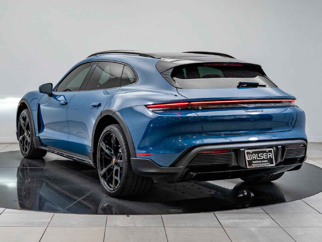 Certified 2022 Porsche Taycan 4 Cross Turismo AWD/4WD image 3