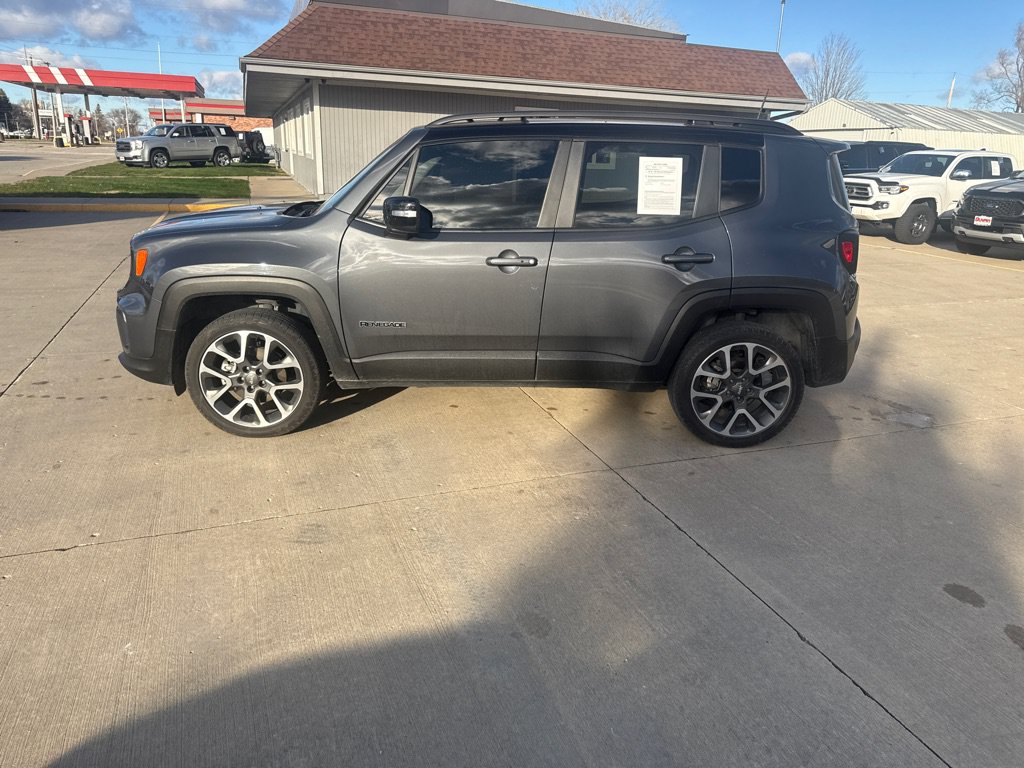 Used 2022 Jeep Renegade Limited w/ Sun, Sound & Wheels Group AWD/4WD image 2