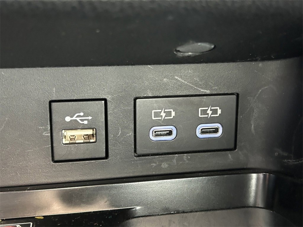 Used 2025 Toyota Camry SE image 26