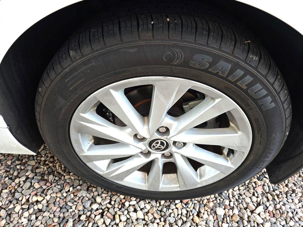 Used 2021 Toyota Camry LE image 38