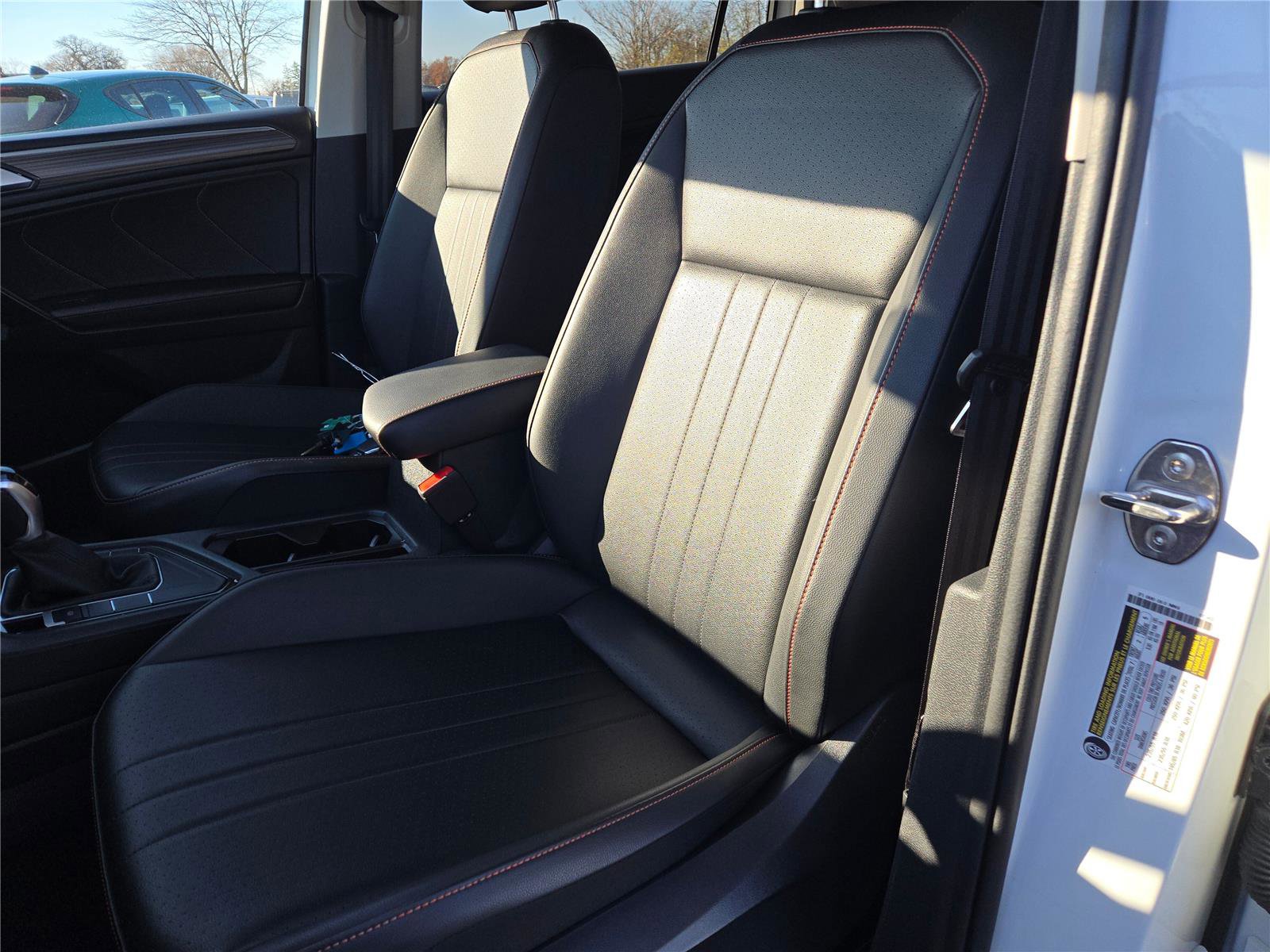 Used 2024 Volkswagen Tiguan Wolfsburg Edition image 28