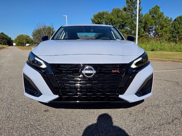 New 2026 Nissan Altima 2.5 SR w/ SR Premium Package FWD image 2