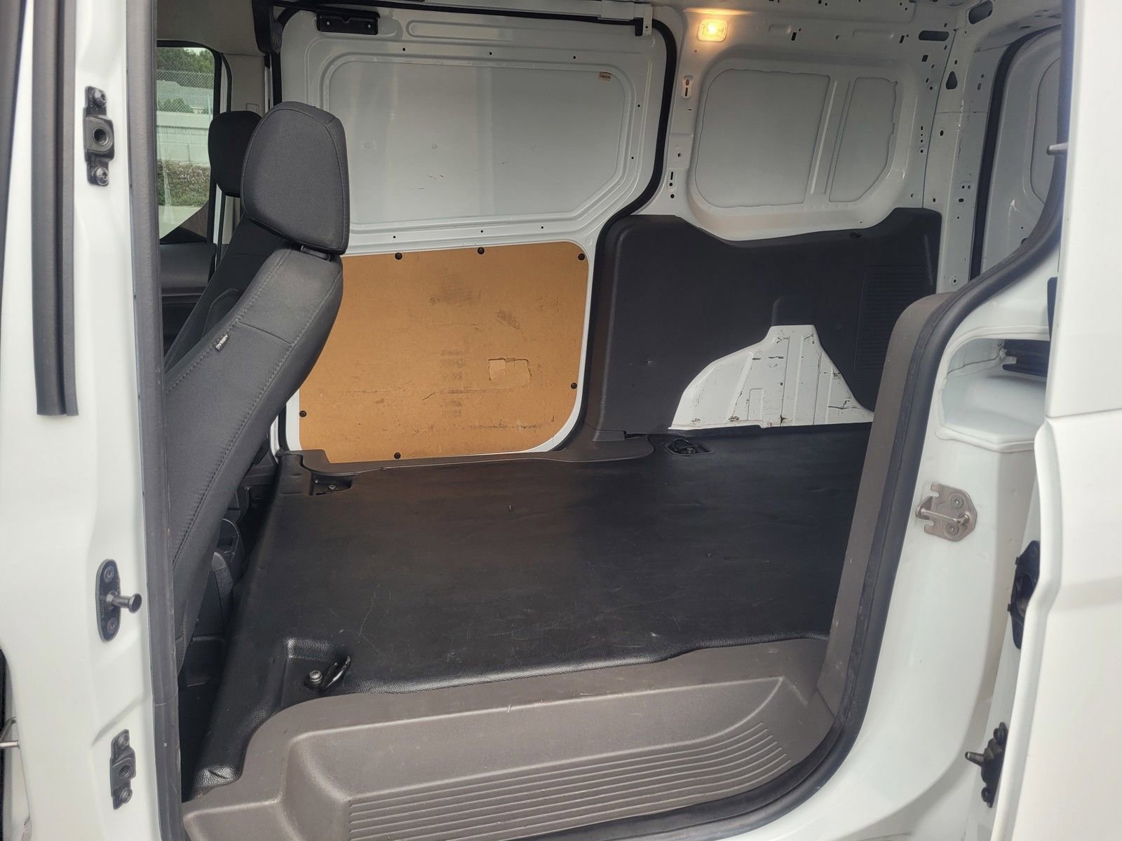 Used 2020 Ford Transit Connect XL image 12
