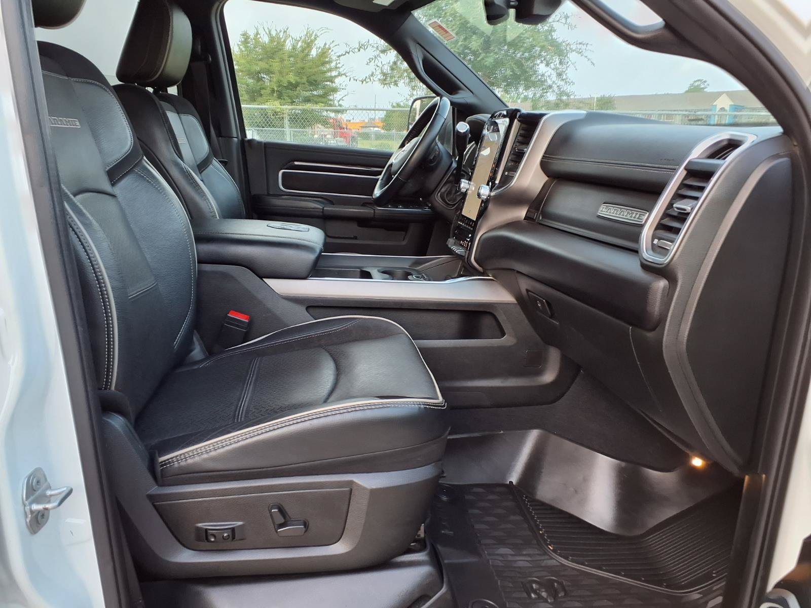 Used 2022 RAM 3500 Laramie AWD/4WD image 19