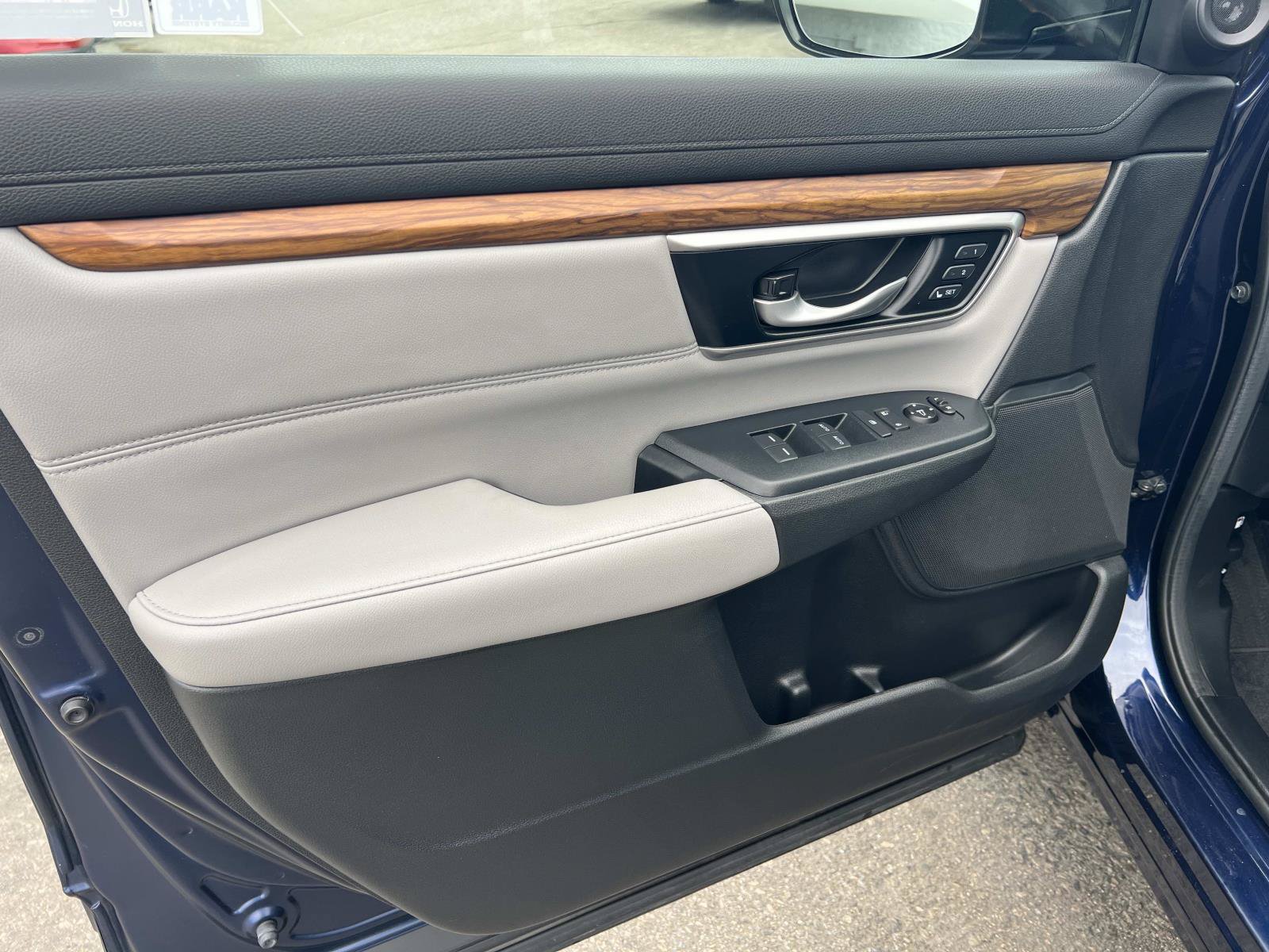 Certified 2022 Honda CR-V Touring image 6