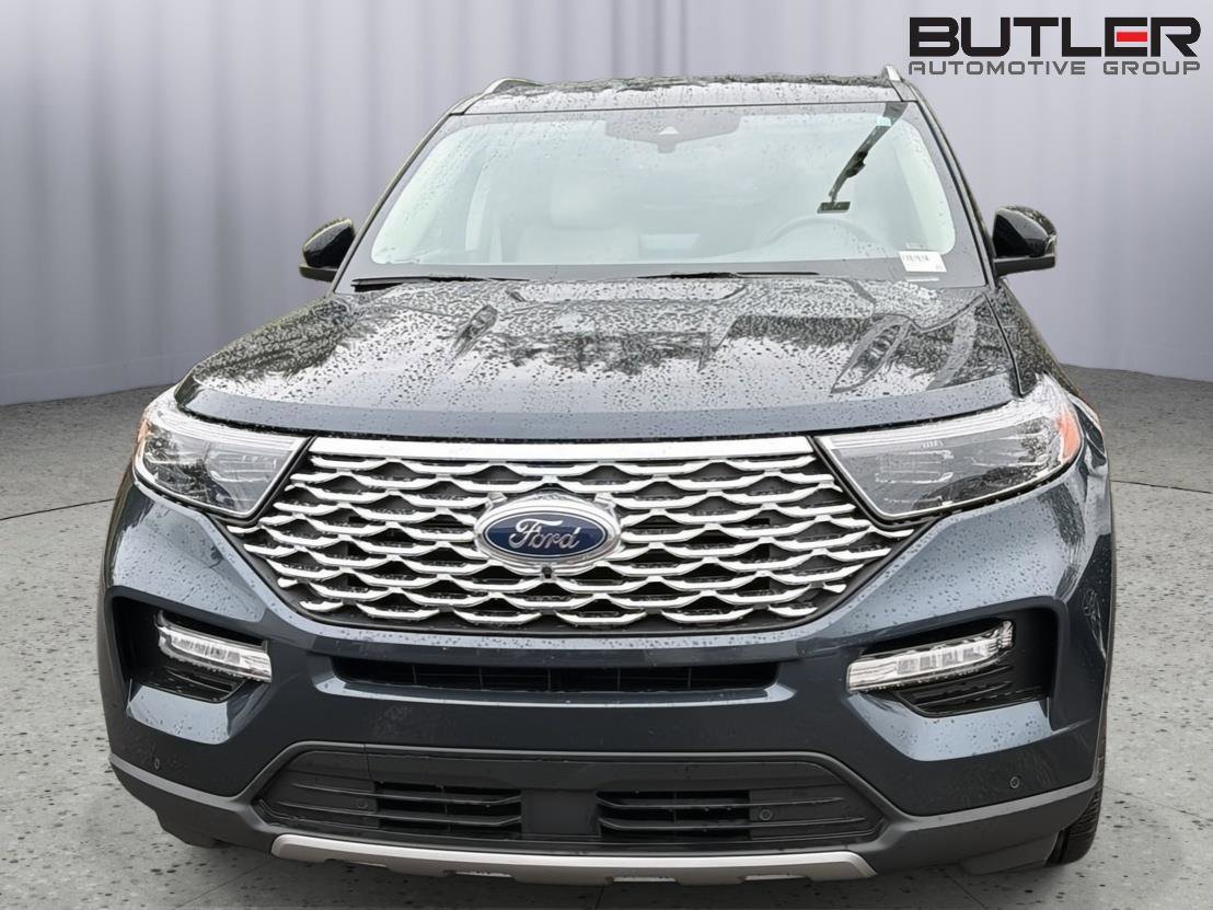 Certified 2023 Ford Explorer Platinum w/ Technology Package AWD/4WD image 4