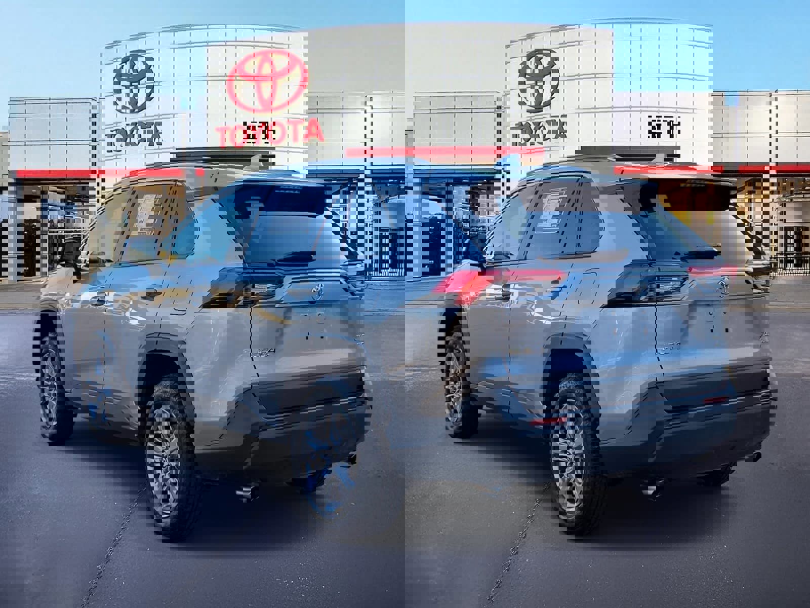 Used 2024 Toyota RAV4 XLE image 7