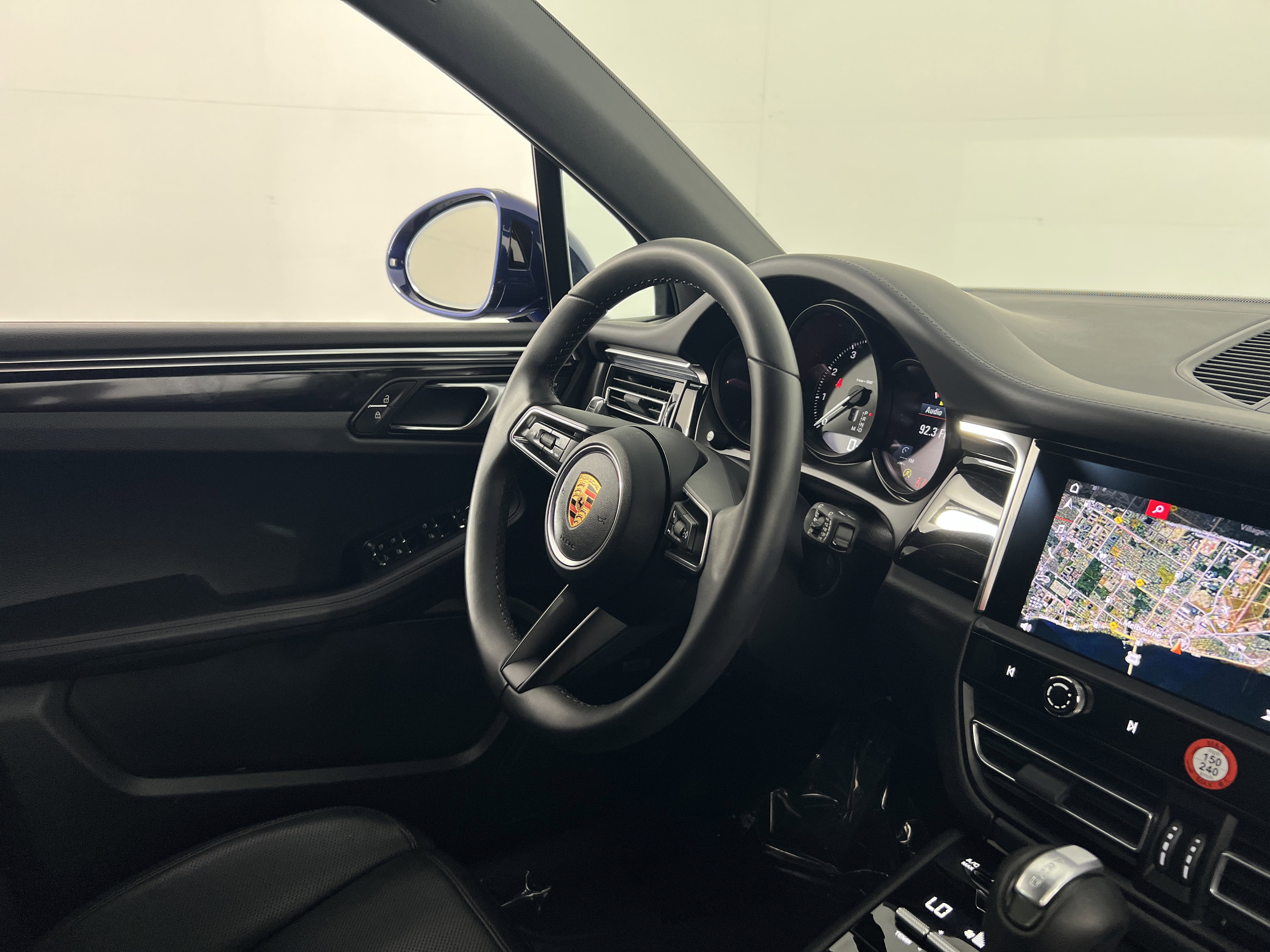 Used 2026 Porsche Macan AWD/4WD image 12