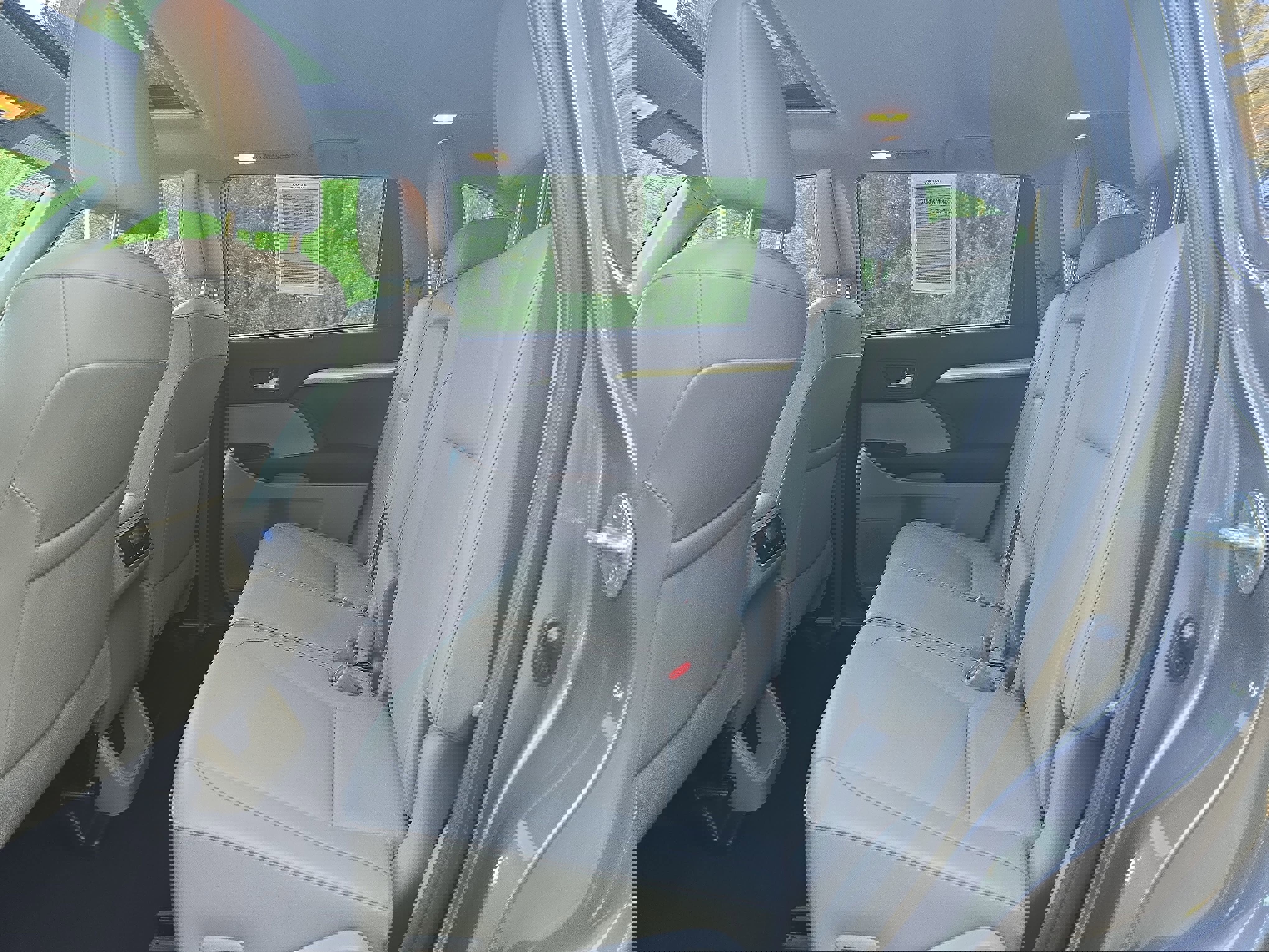 Used 2019 Toyota Highlander XLE FWD image 13