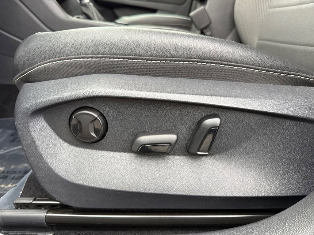 Used 2022 Volkswagen Taos SE image 10