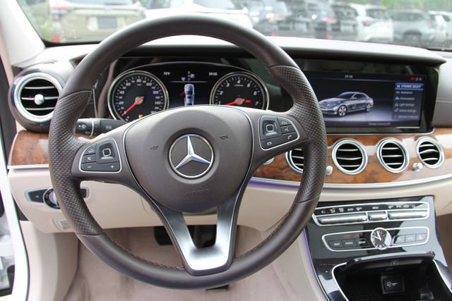 Used 2017 Mercedes-Benz E 300 4MATIC image 21