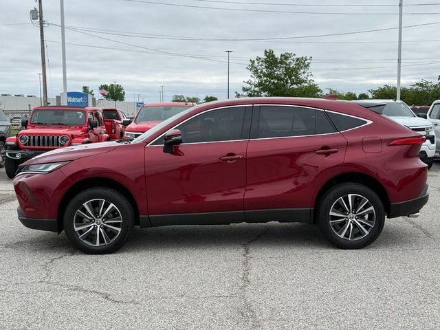 Used 2023 Toyota Venza LE AWD/4WD image 2