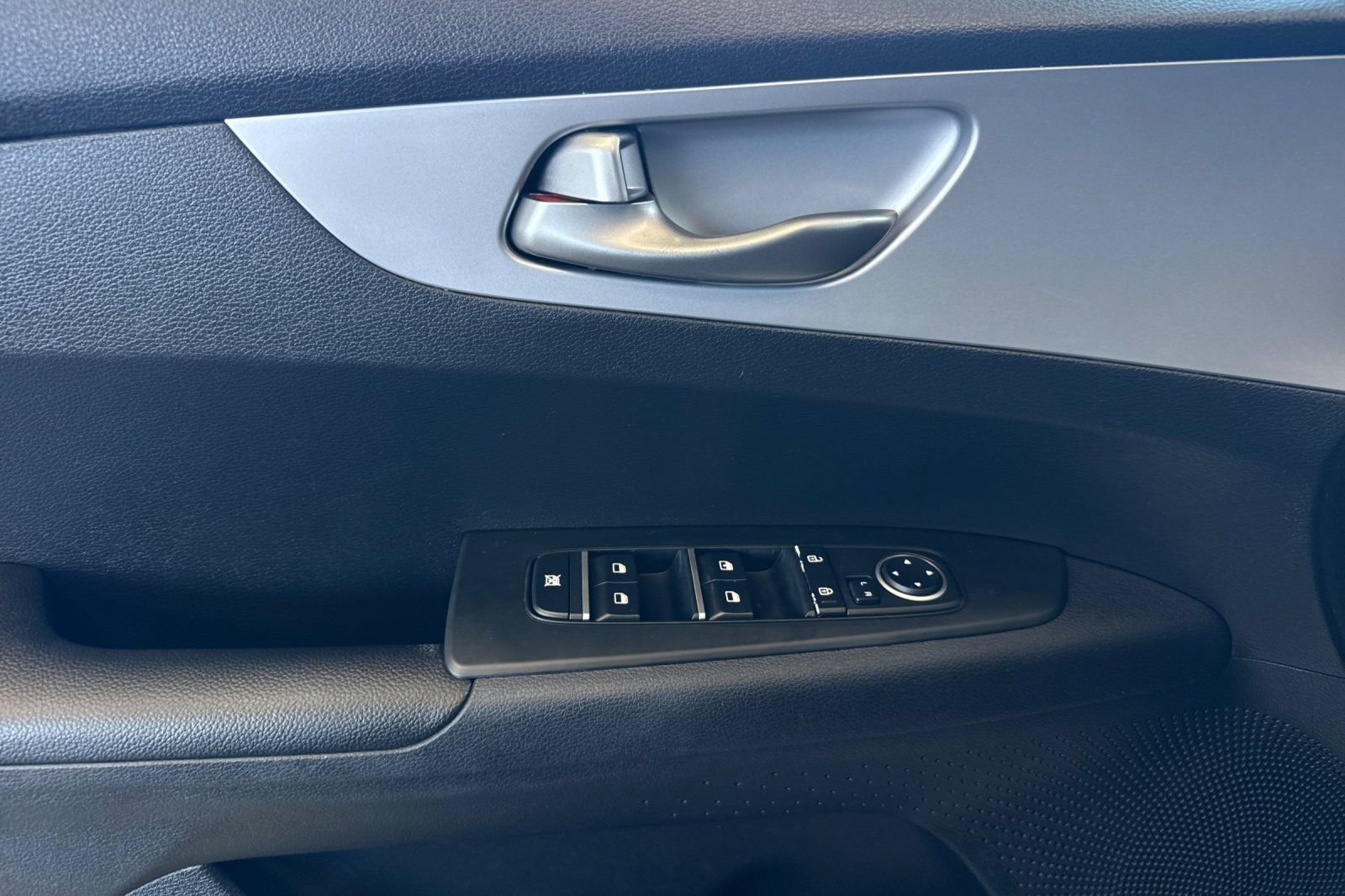 Used 2022 Kia Forte LXS FWD image 11