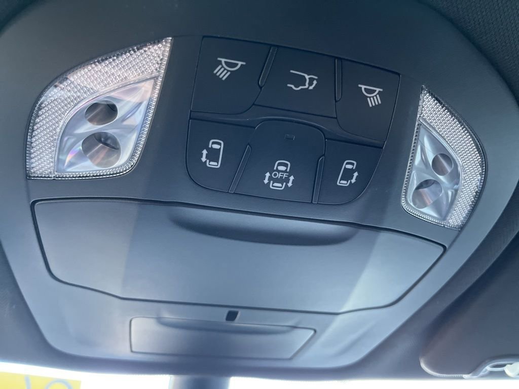 New 2026 Chrysler Pacifica Select w/ S Appearance Package image 20