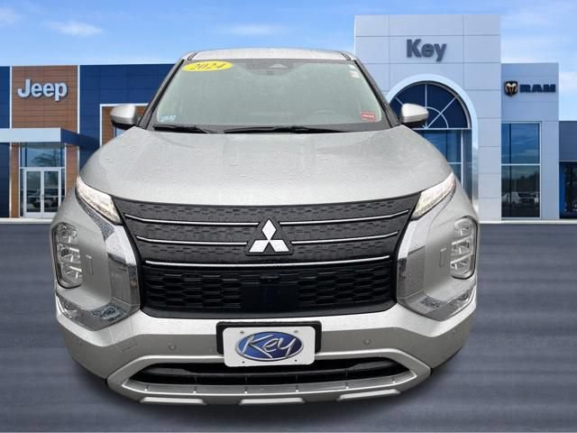 Used 2024 Mitsubishi Outlander SE AWD/4WD image 8