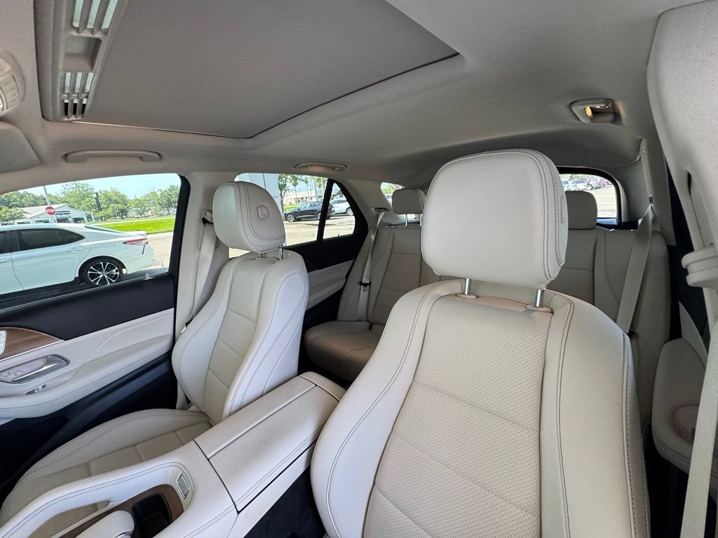 Used 2025 Mercedes-Benz GLE 350 4MATIC image 11