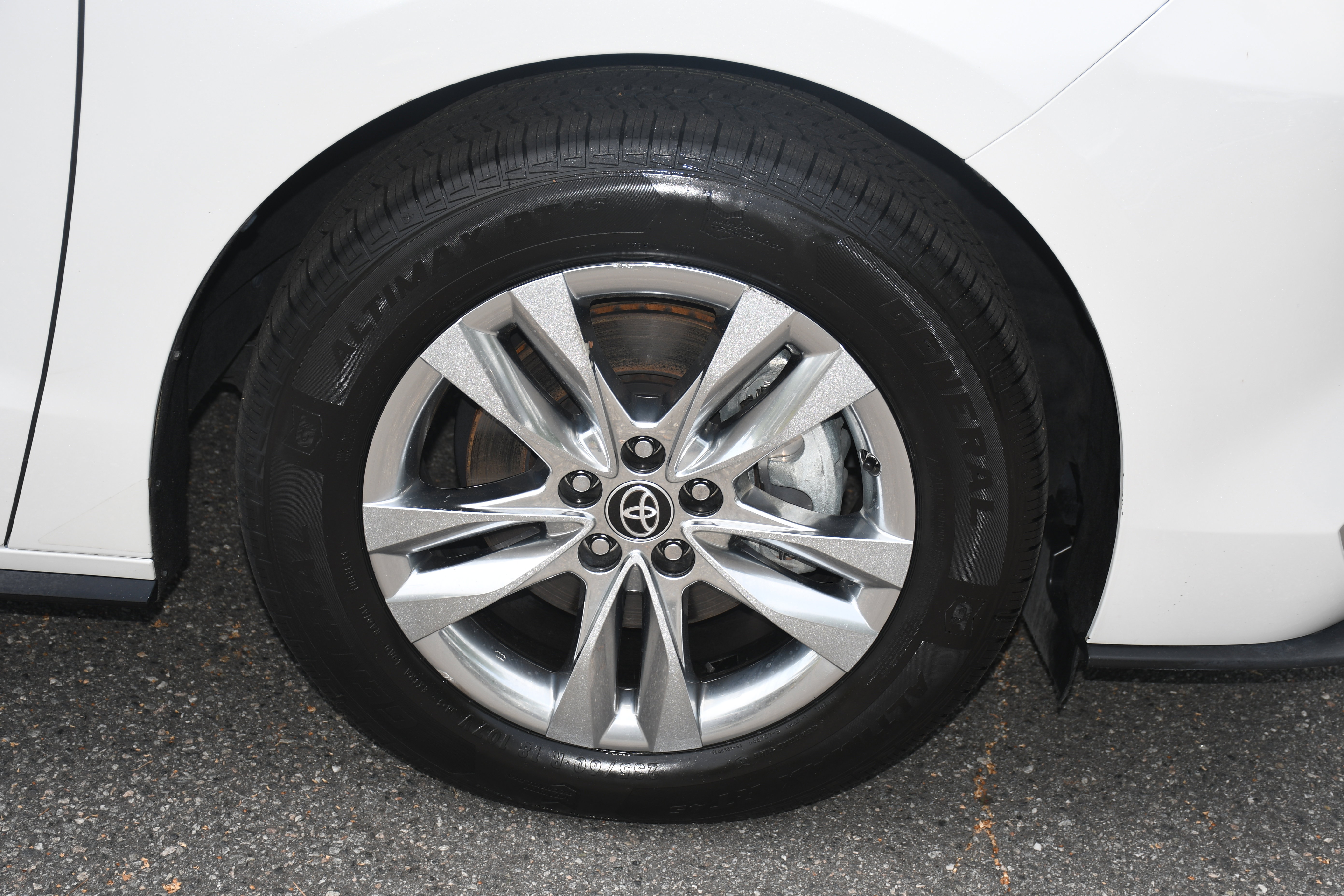 Used 2022 Toyota Sienna Limited FWD image 23