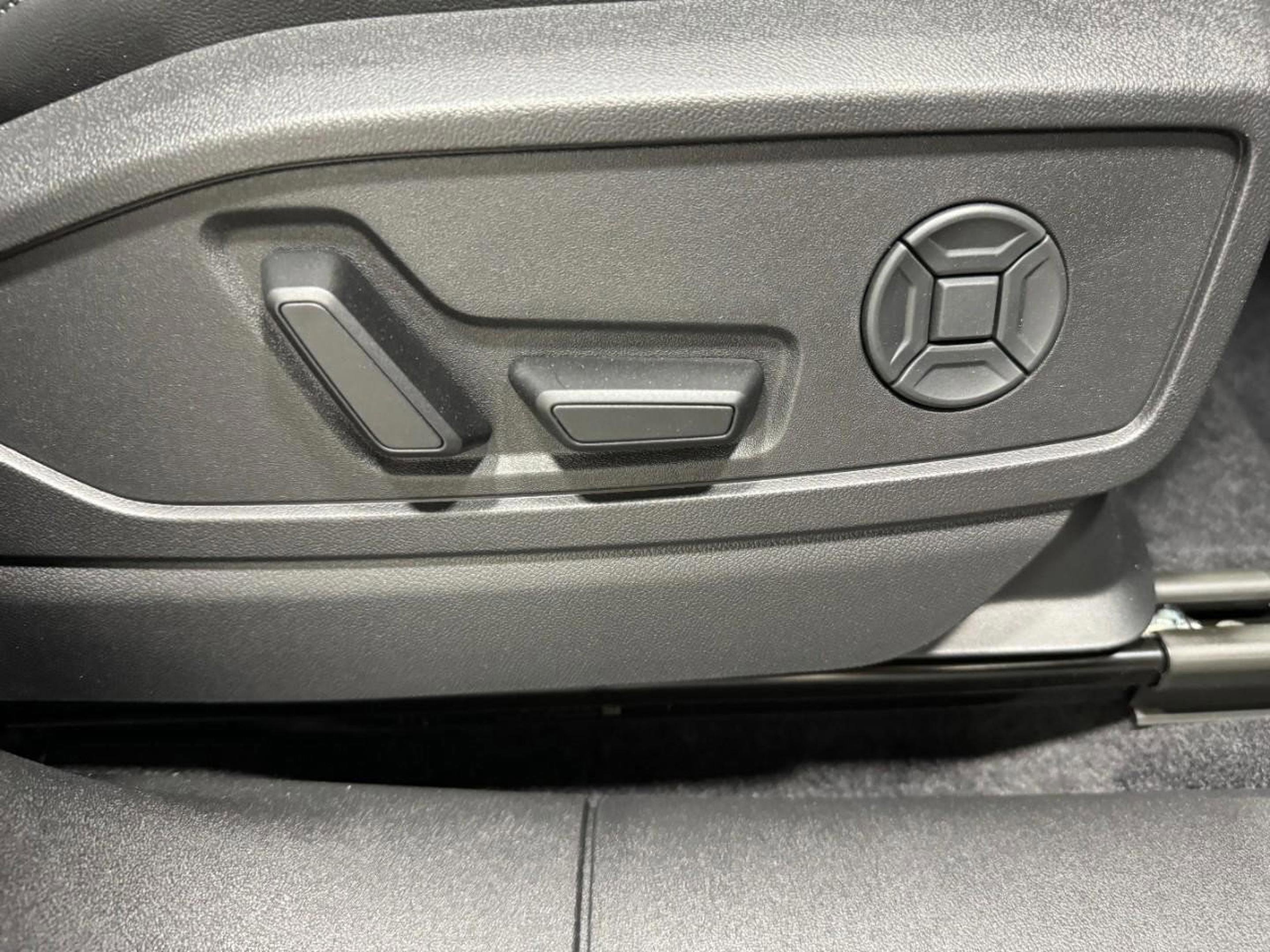 New 2025 Audi Q5 Premium image 18