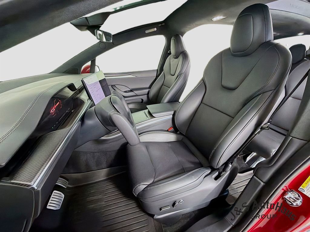 Used 2023 Tesla Model X Plaid image 11