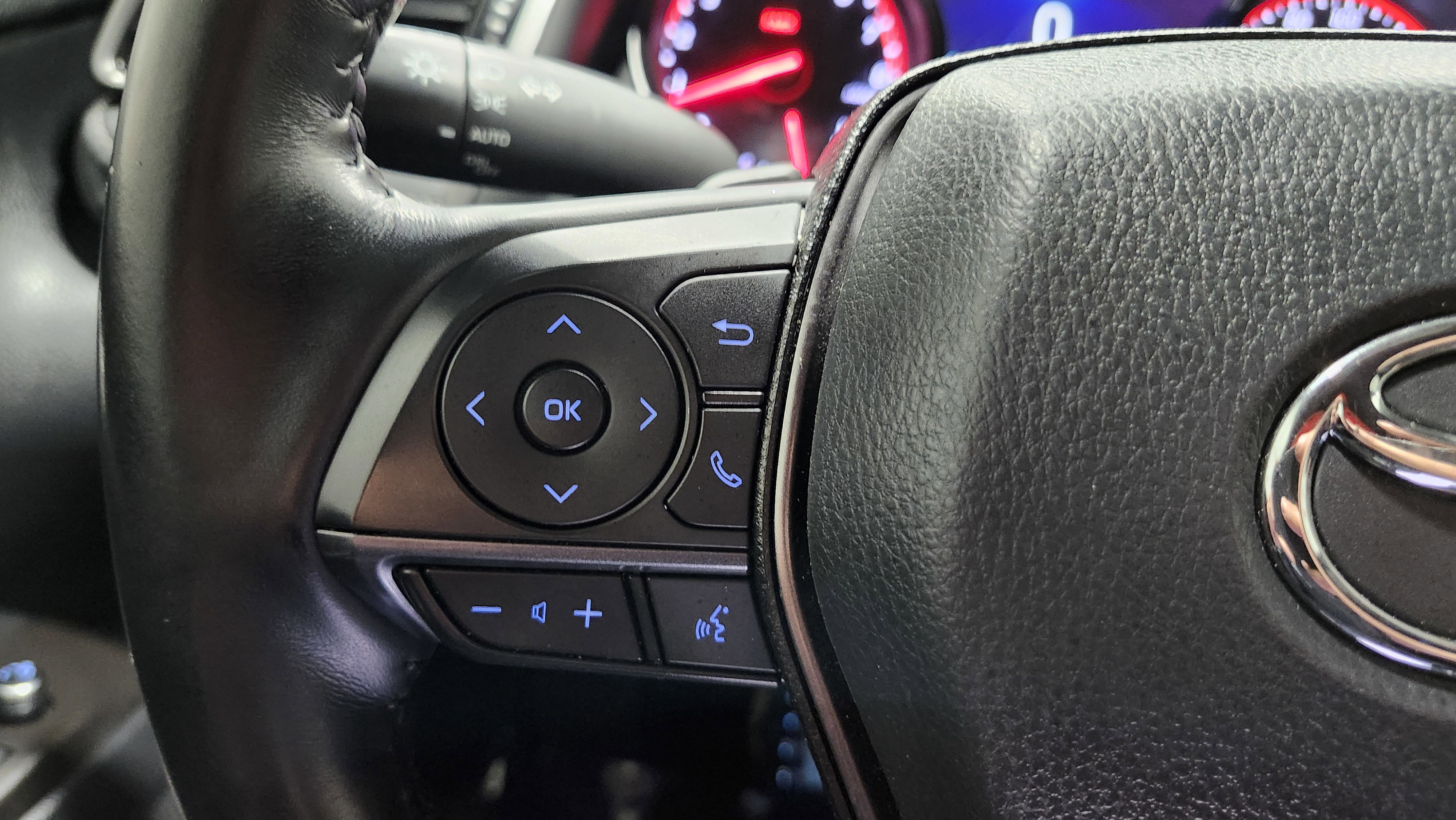 Used 2021 Toyota Camry XSE image 36