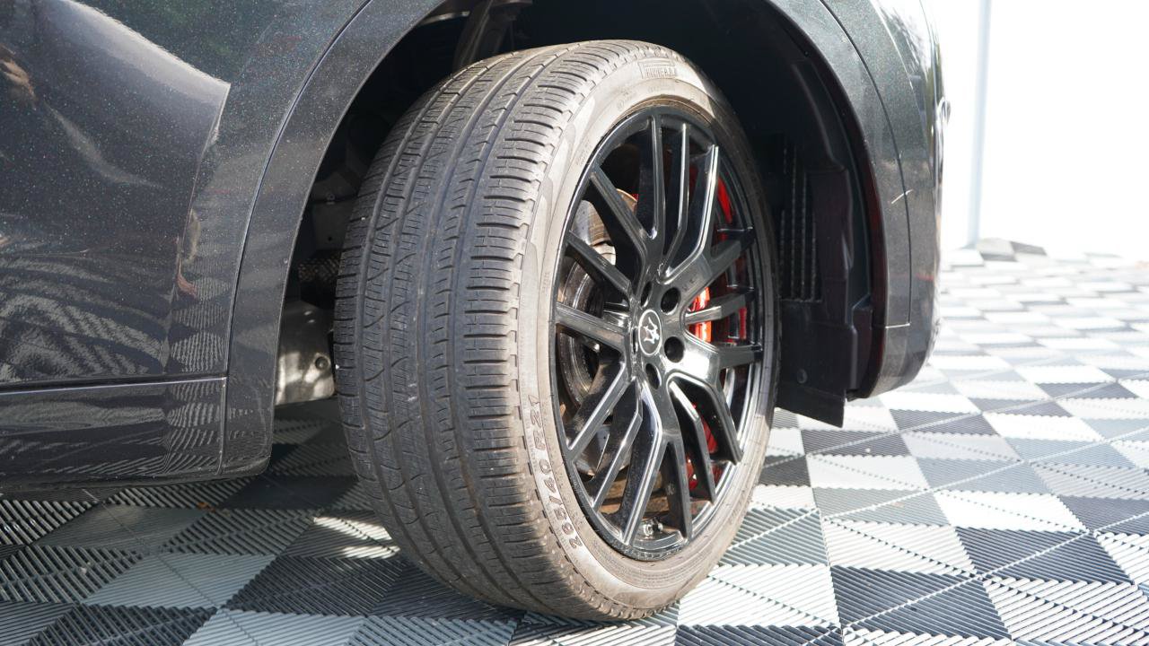 Used 2023 Maserati Levante Modena AWD/4WD image 28
