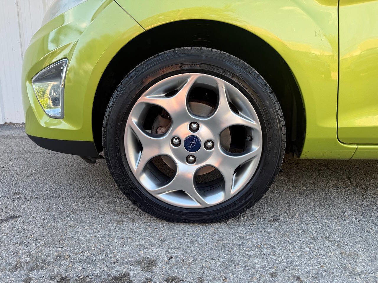 Used 2013 Ford Fiesta Titanium image 28