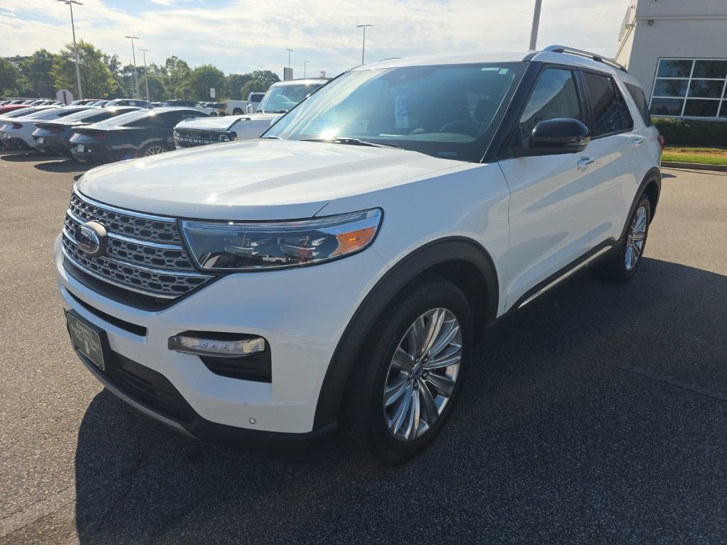 Used 2023 Ford Explorer Limited w/ Equipment Group 301A RWD image 3