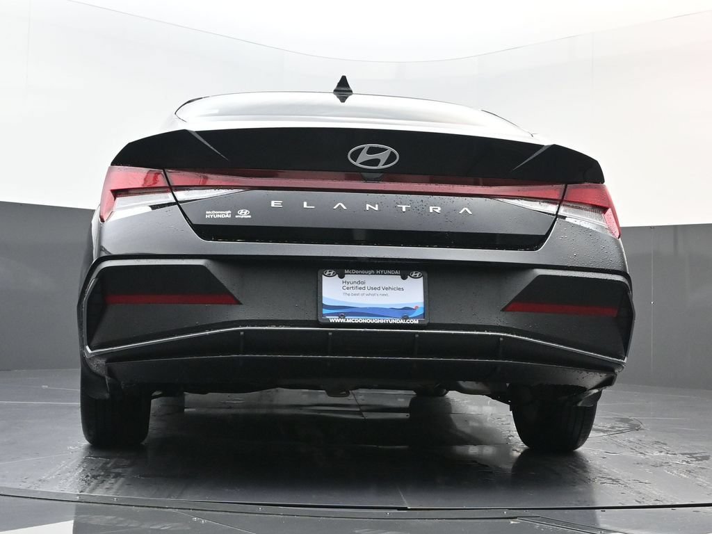 Certified 2026 Hyundai Elantra SE FWD image 23