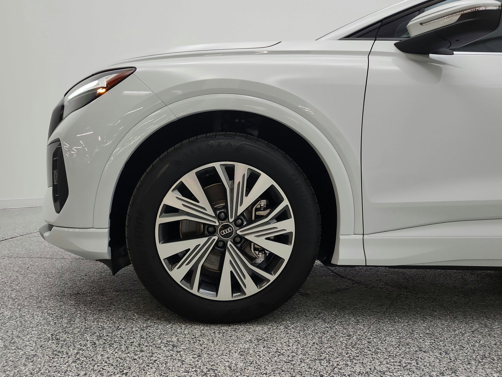 Used 2025 Audi Q4 e-tron Premium w/ Convenience Package image 22