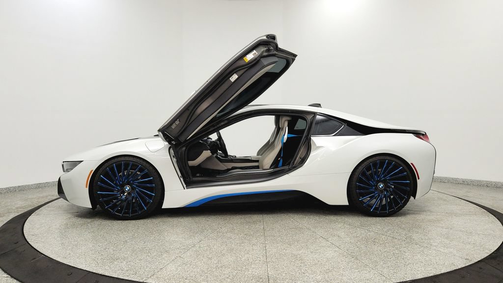 Used 2015 BMW i8 AWD/4WD image 2