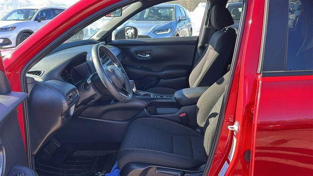 Used 2025 Honda HR-V Sport image 9