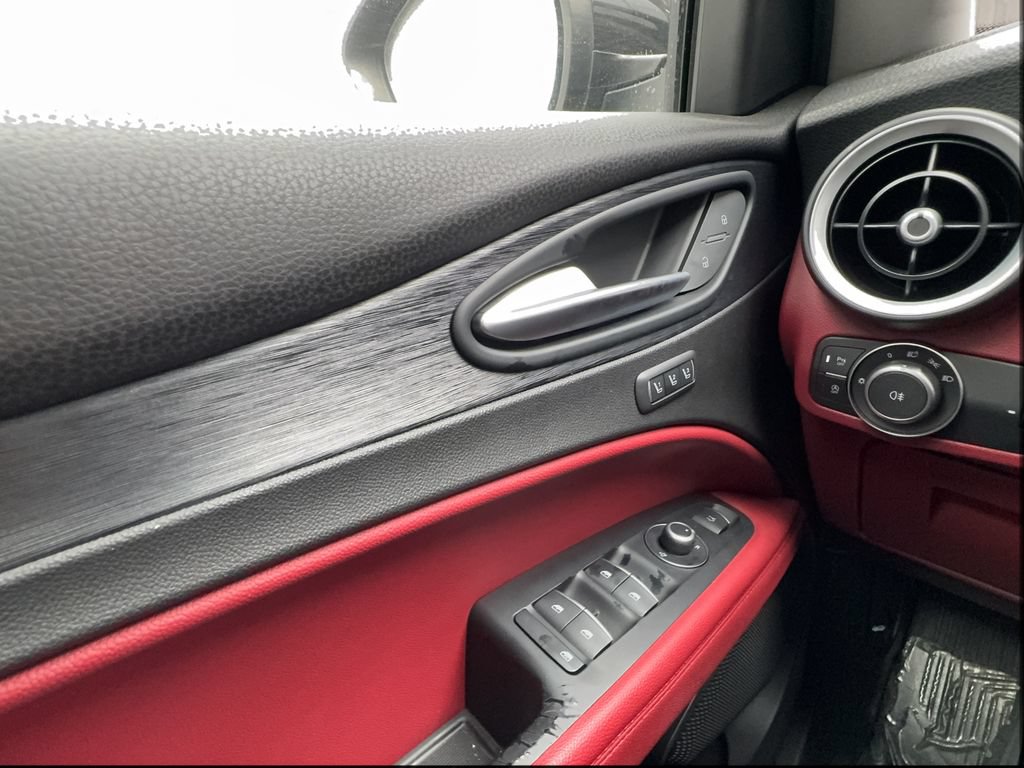Used 2021 Alfa Romeo Stelvio Sprint w/ Nero Edizione RWD image 48