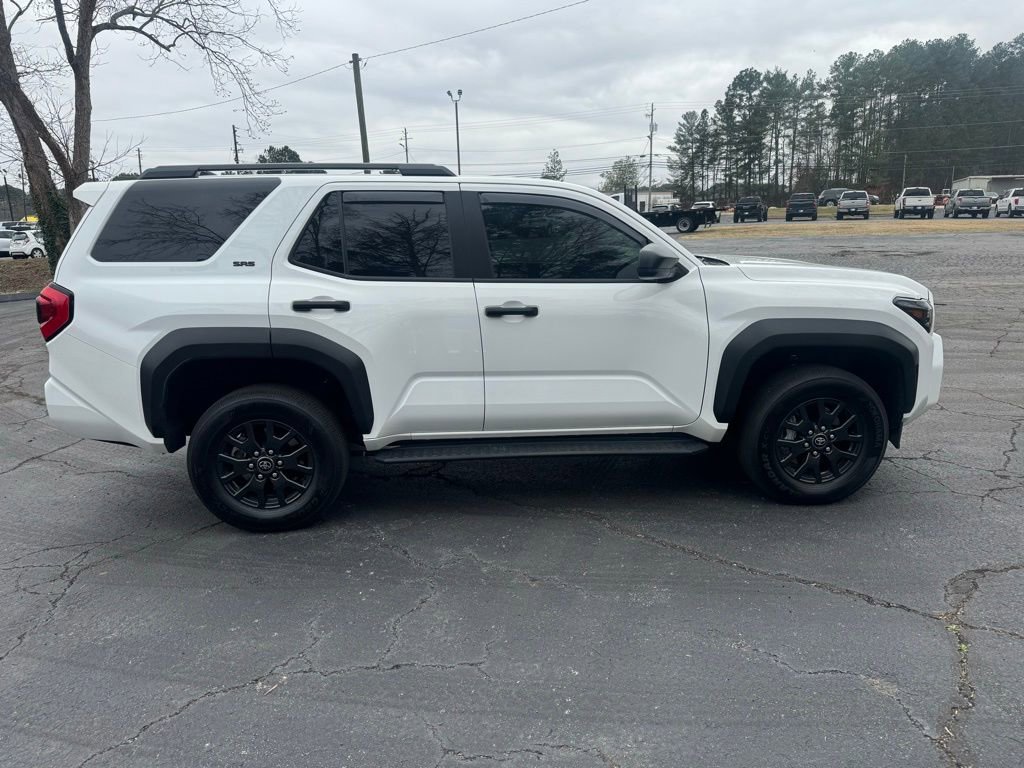 Used 2025 Toyota 4Runner SR5 AWD/4WD image 9