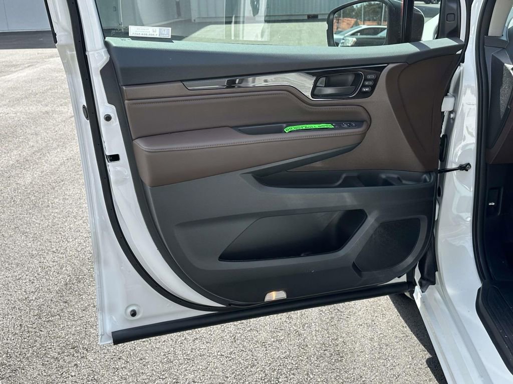 New 2026 Honda Odyssey Touring image 5