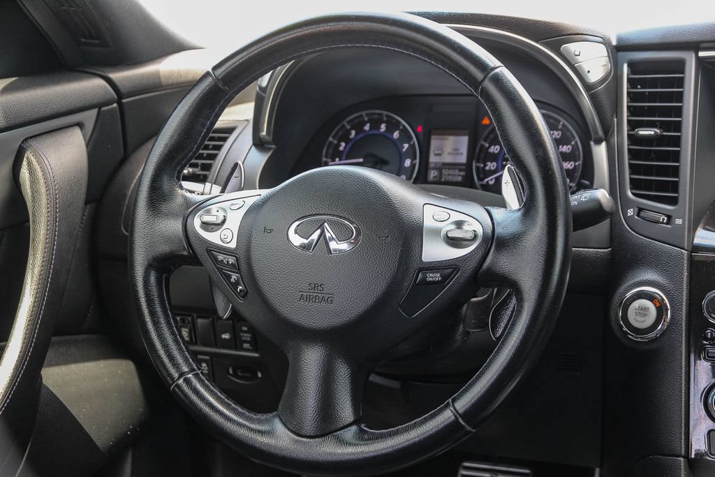Used 2017 INFINITI QX70 2WD w/ Premium Package image 15