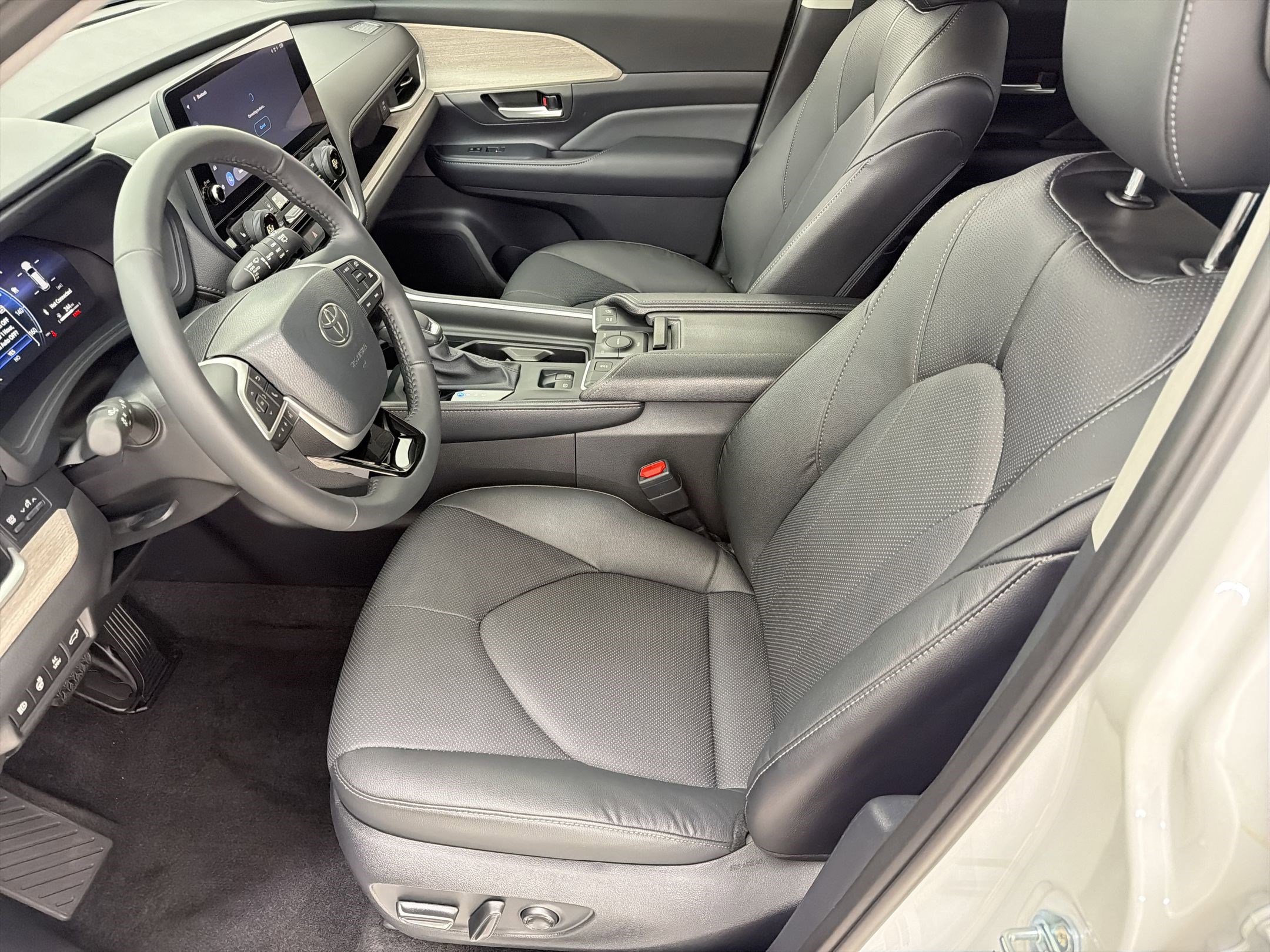 Used 2026 Toyota Grand Highlander Limited image 5