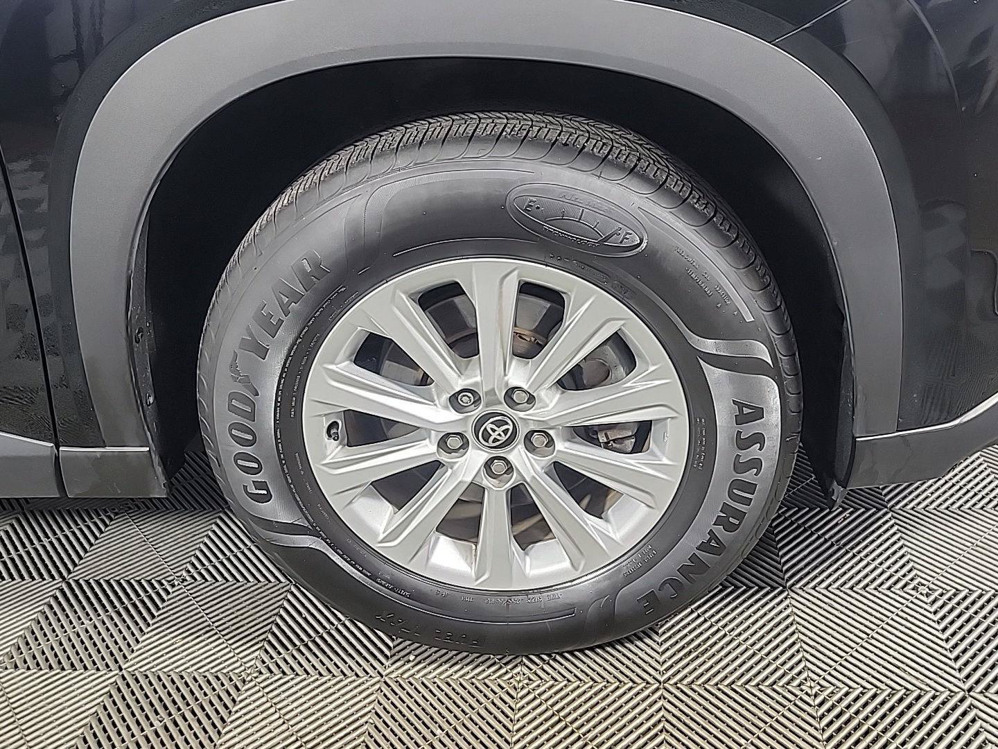Used 2026 Toyota Grand Highlander AWD image 3