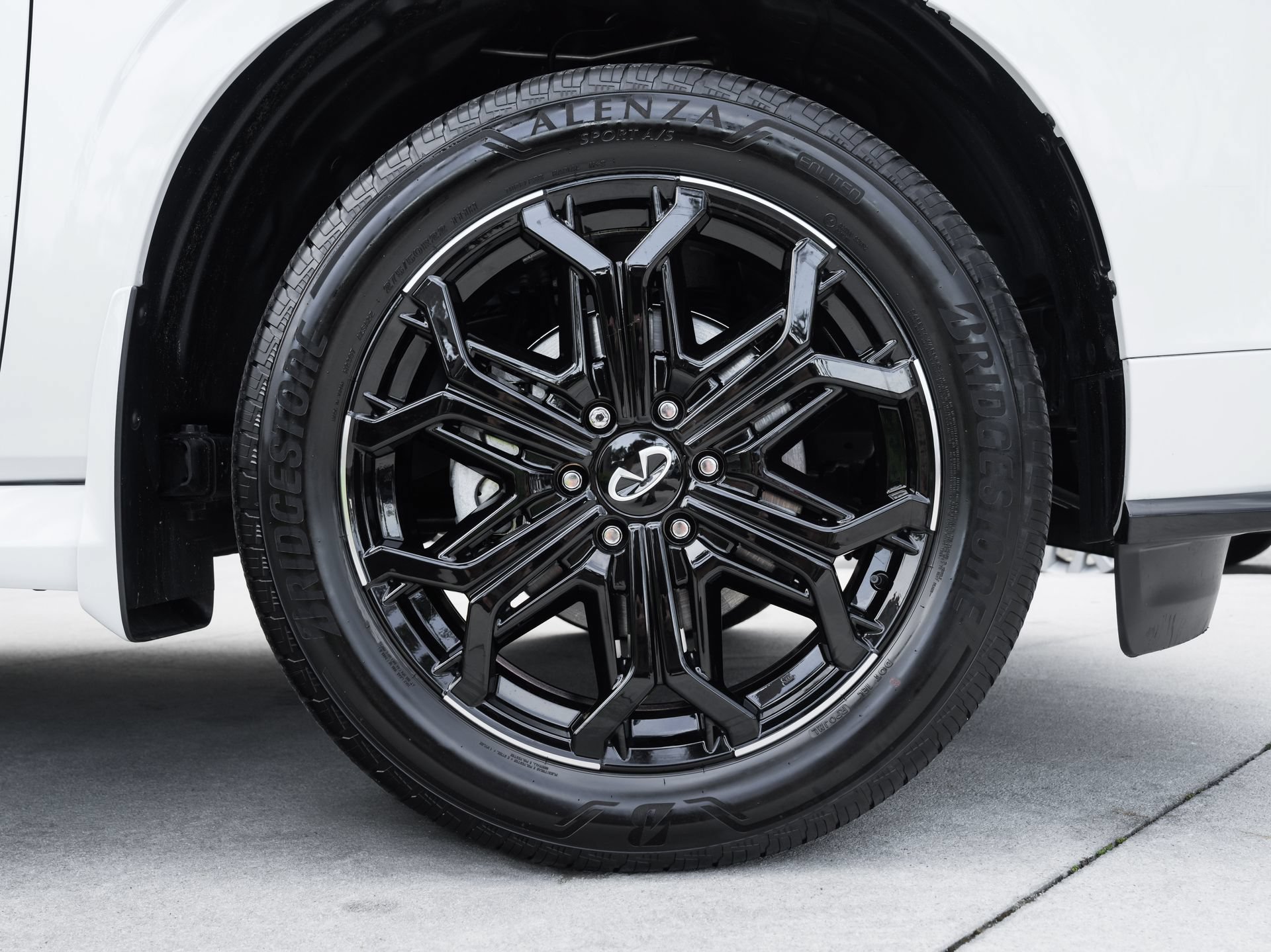 Certified 2026 INFINITI QX80 4WD w/ Sport Exterior Package image 26