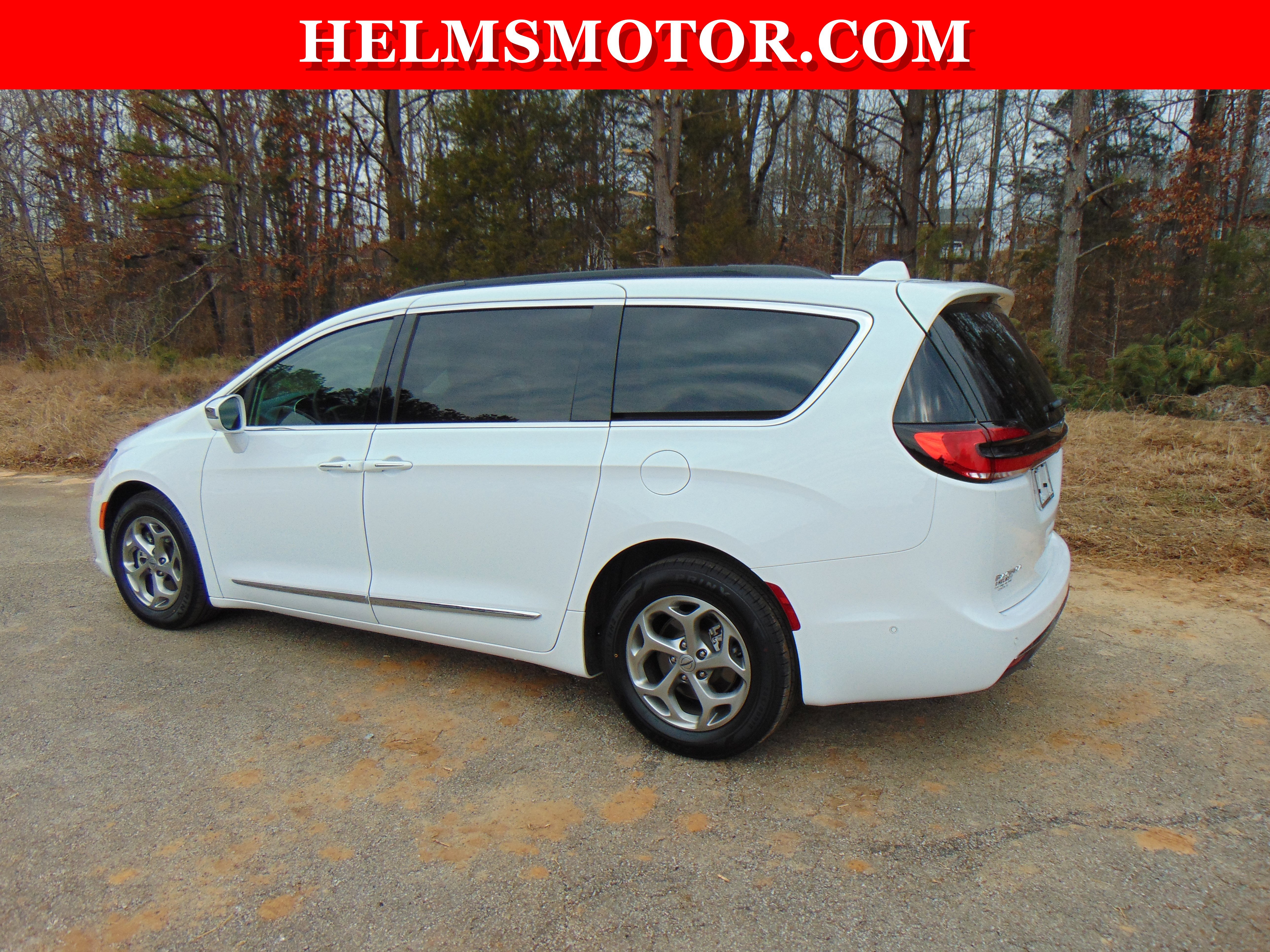 Certified 2022 Chrysler Pacifica Limited w/ Uconnect Theater Family Group image 8