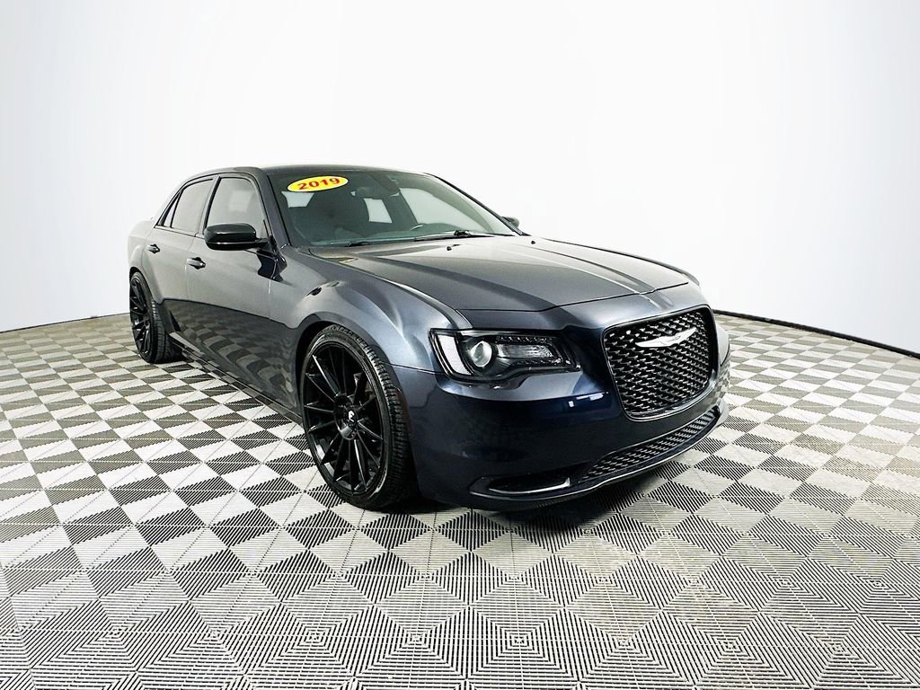 Used 2019 Chrysler 300 Touring w/ Sport Appearance Package image 2