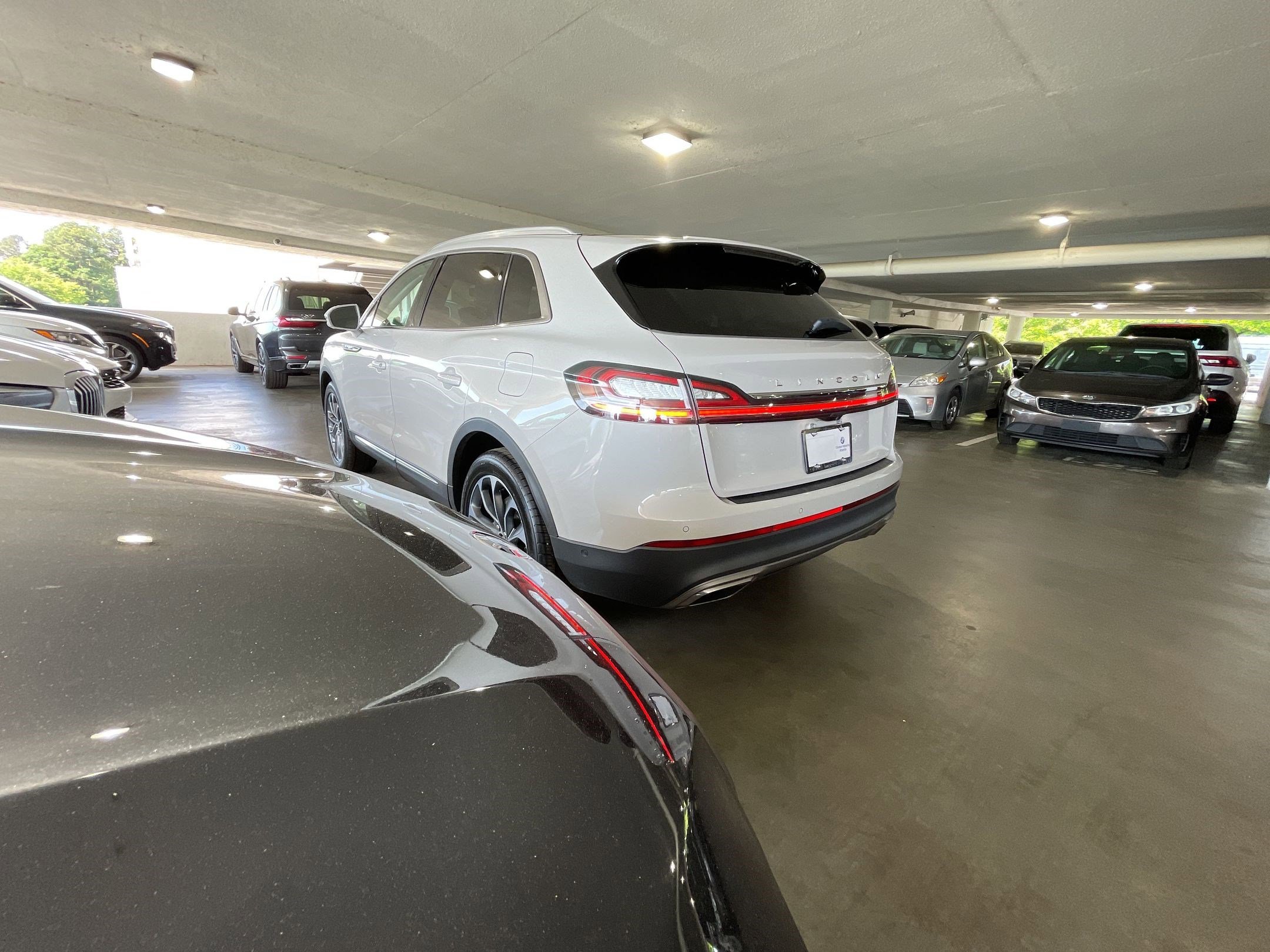 Used 2022 Lincoln Nautilus Reserve w/ Equipment Group 201A AWD/4WD image 3